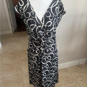 Black and White Midi Sundress with Flutter Sleeves